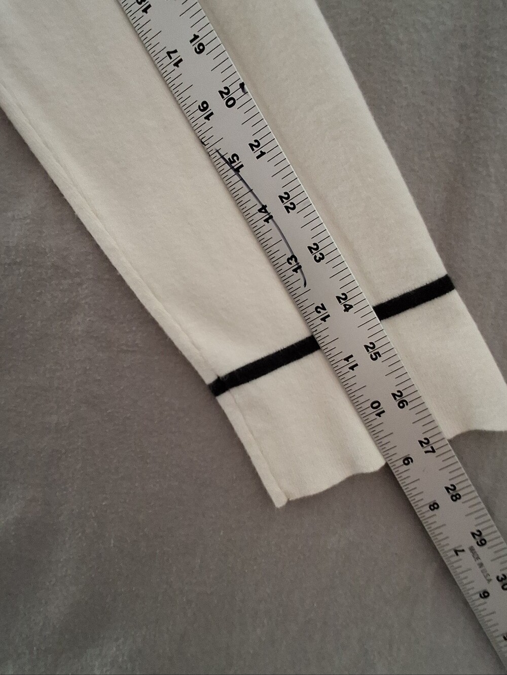 Ann Taylor LOFT Women's Ivory And Black Knit Sweater Size XL Raglan Sleeve - Picture 8 of 8